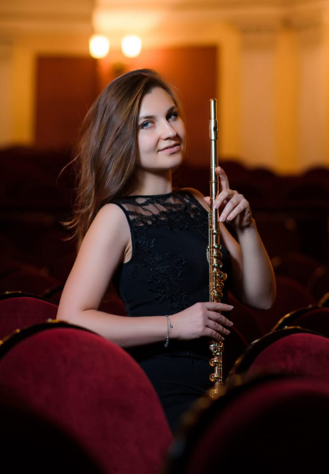 Andrea Oliva - Biografia